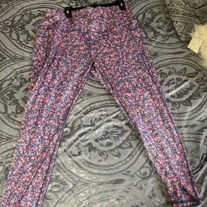 Adrienne Vittadini Sport Floral Navy Leggings with Pink & Coral Blossoms